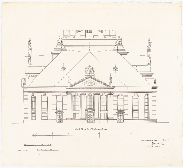 Ein detailliertes Zeichnung des Schlosshof-Gebäudes in Dresden, Deutschland, mit zahlreichen Fenstern und Statuen, auf Papier gezeichnet mit begleitendem Text.