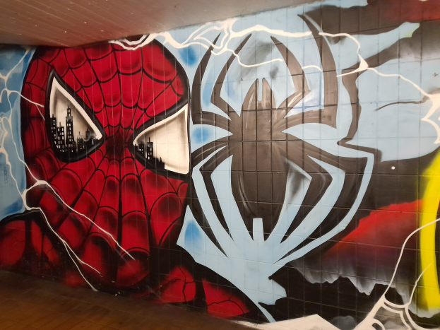 Zendaya präsentiert Christian Cowan und Christian Louboutin bei einem 'Spider-Man: Brand New Day'-Fototermin