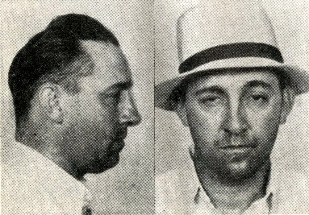 Ein Schwarz-Weiß-Foto von zwei Männern, einer mit Hut und der andere mit Hemd, mit Text unten: "Gustav Klimt, der erste Mann, der wegen Mordes verurteilt wurde."