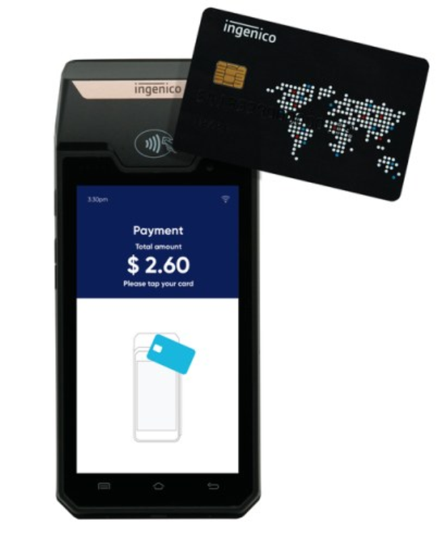 Mobiltelefon mit einem Kreditkartensymbol daneben, das das Ingenico-Mobilzahlungssystem anzeigt.