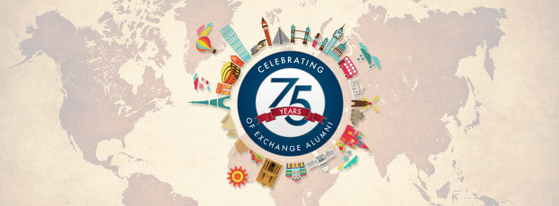 Eine Weltkarte mit dem Text "Feier der 75-jährigen Austausch-Alumni" in der Mitte, umgeben von animierten Bildern von Gebäuden und anderen Gegenständen.