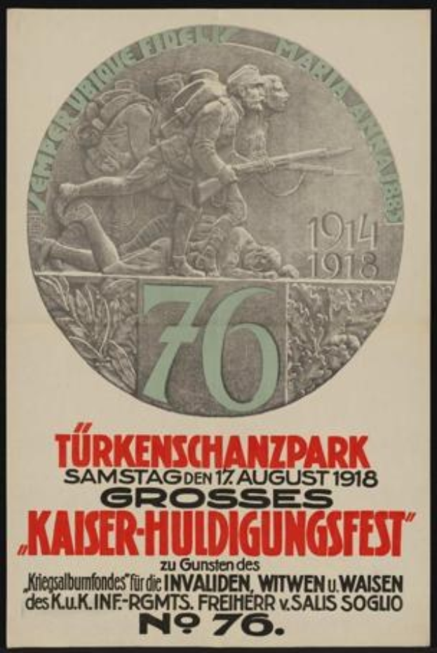 Plakat zum 70. Jubiläum des Kaiser-Huldigungsfestes in Berlin, Deutschland, mit einer Gruppe von Menschen in der Mitte und umgeben von Text und Zahlen, gerahmt in einem klassischen Photo-Rahmen.